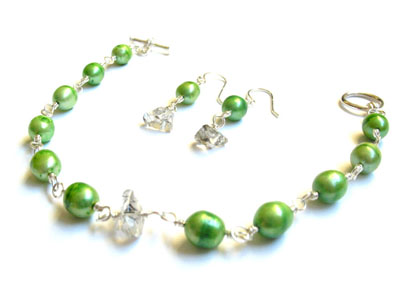 Green Pearl Bracelet Set